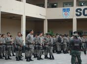 Com clima tenso na eleição, tropas embarcam para interior