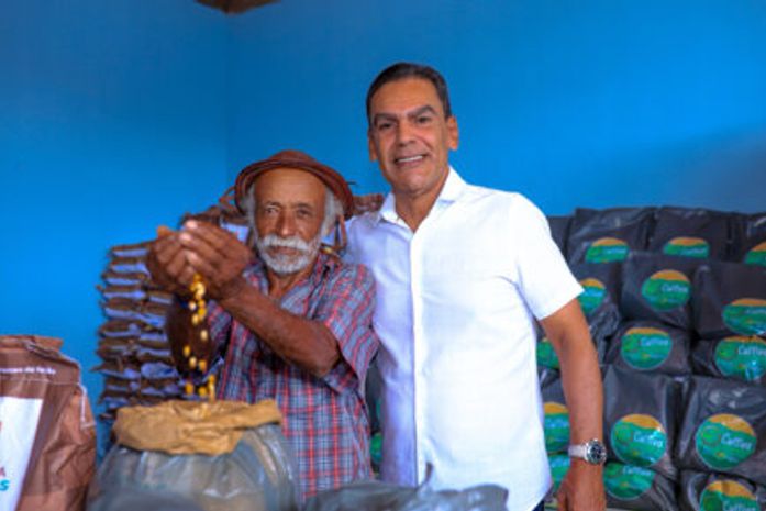 Programas Planta Alagoas e Cultiva São Sebastião entregam mais de 20 toneladas de sementes para agricultores familiares