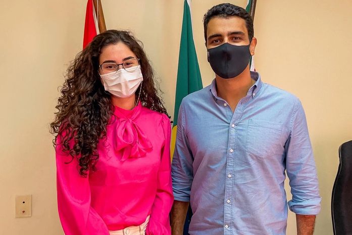 Em reunião, Teca Nelma apresenta demandas da causa feminina e animal ao prefeito JHC