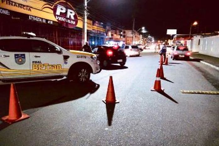 BPTran participa de Operação Lei Seca nos bairros do Farol e Jatiúca