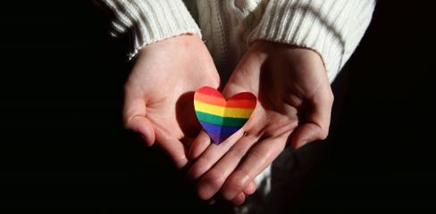 Preconceito adoece e despreparo limita atendimento à população LGBTQIAPN+ em Alagoas