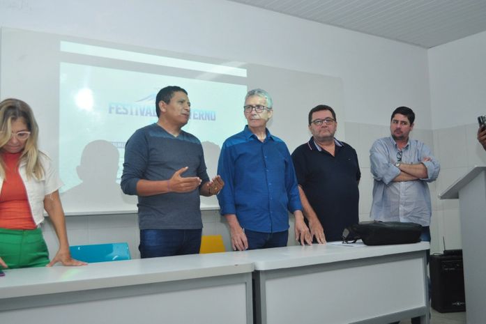 Prefeito assina convênio para aquecer as vendas no comércio de Palmeira dos Índios