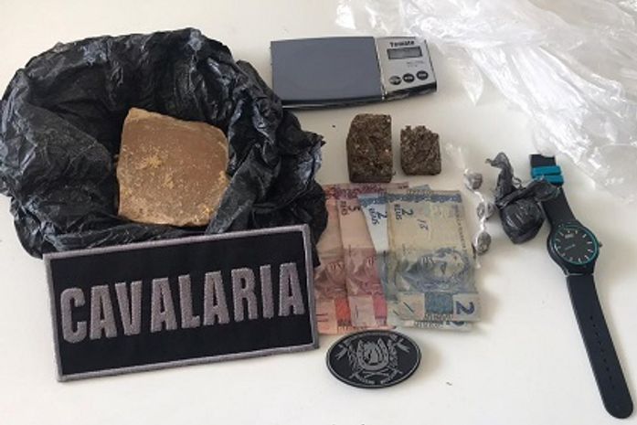 Trio é preso por tráfico de drogas no bairro da Jatiúca 