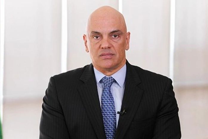 Moraes nega pedido do PL e condena partido a pagar multa