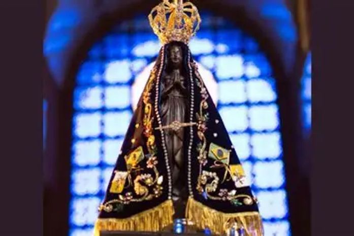 Se a extrema direita se sente autorizada a mexer com Cidinha, a santa madrinha do Brasil, imagina com ‘tu’, que bate tambor. ‘Virge’ Maria!