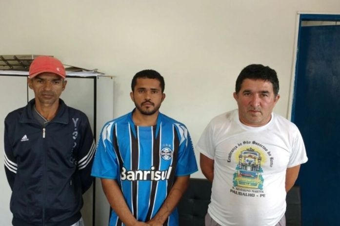Operação da polícia prende trio acusado de tráfico de drogas