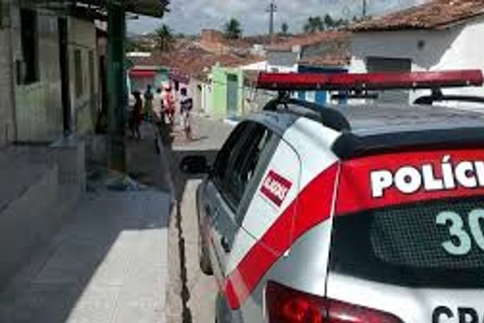 Atentado no bairro da Jatiúca deixa três pessoas feridas a bala próximo de lava jato