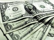 Dólar fecha no menor valor em 40 dias