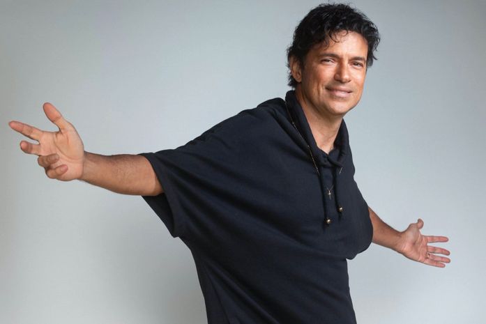 Jorge Vercillo celebra 30 anos de carreira com show em Maceió no dia 1º de maio