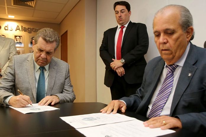 Washington Luiz assinou termo de reassunção de funções