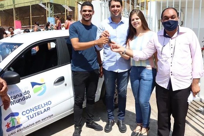 Prefeitura de Santana do Mundaú entrega carro 0km ao Conselho Tutelar e amplia programa CRIA