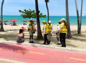 Mulher desaparecida é encontrada na orla de Maceió e recebe atendimento especializado