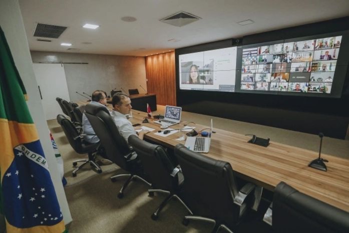 Renan assina Carta dos Governadores e pede que presidente “tenha serenidade e some forças”