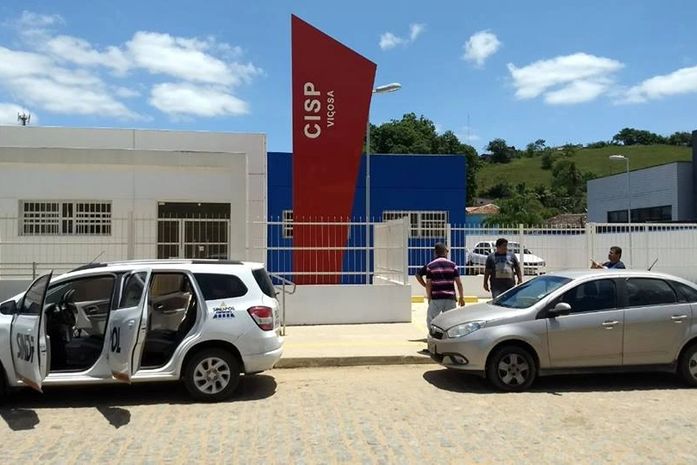 Homem é preso após ser flagrado com armas de fogo em Cajueiro