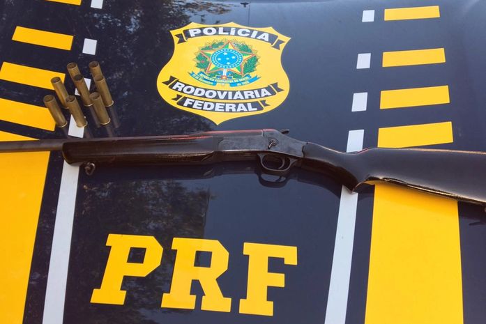 PRF prende homem por porte ilegal de arma