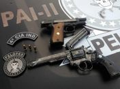 Armas apreendidas com o suspeito