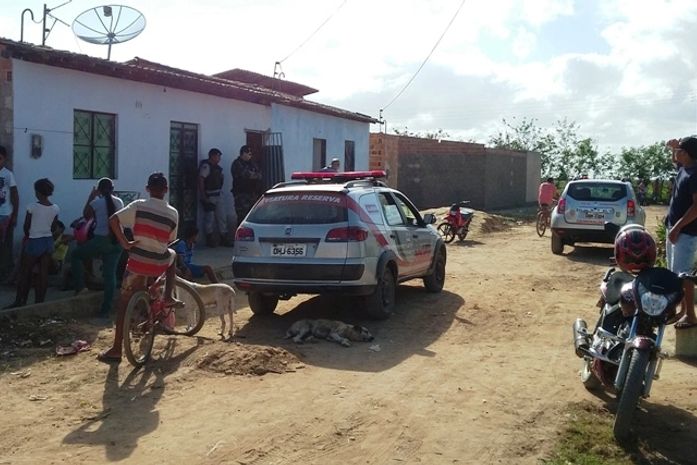 Homem é preso após espancar e matar ex-companheira durante discussão