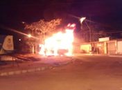 Ônibus foi incendiado no Benedito Bentes