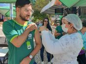 ACENA e Sindilojas promovem hoje dia de vacinação no centro de Arapiraca

