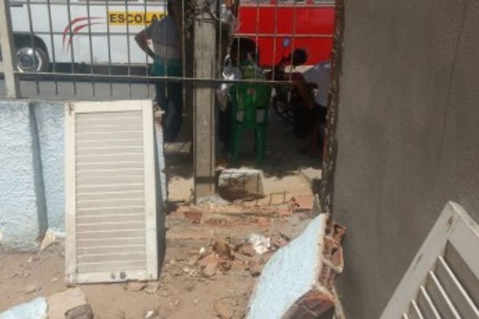 Escola é invadida e tem objetos e materiais furtados em Arapiraca