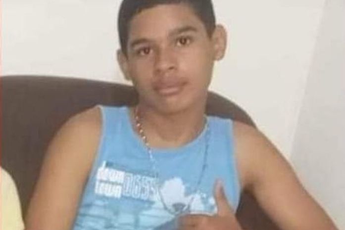 Menino de 14 anos desaparece após sofrer ameaças na saída da escola em Palmeira dos Índios; Família apela por informações