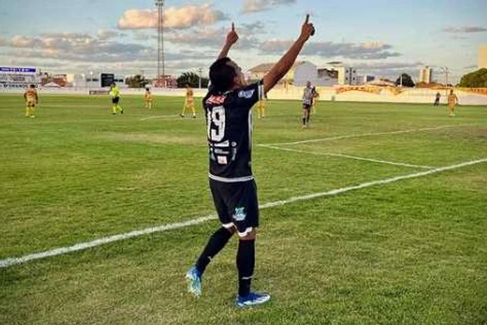 ASA vence Petrolina por 3 a 0 e encosta no G-4