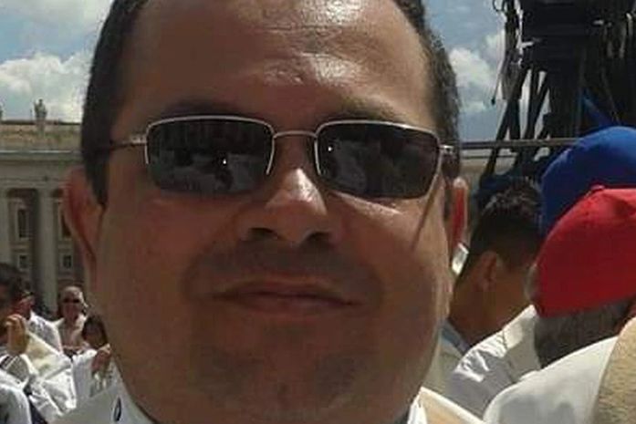 Padre arapiraquense é internado na UTI com Covid-19