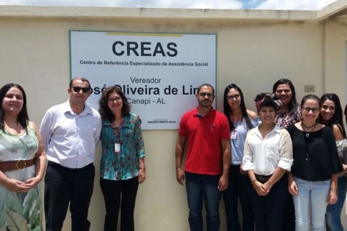 Equipe comemora nova sede para atuar junto com o povo
