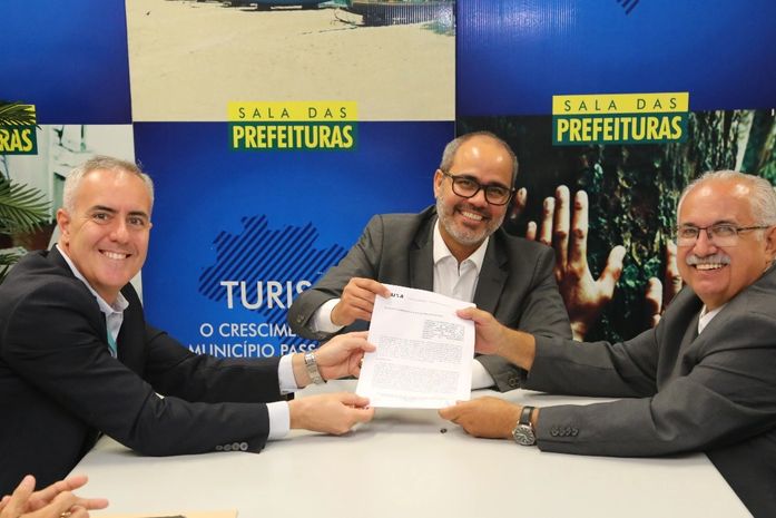 Prefeitura de Arapiraca assina contratos de R$ 58 milhões para pavimentação de ruas