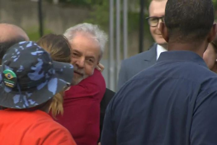 Lula deixa a prisão