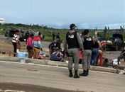 Viatura da PM capota após colisão com carro de passeio na AL-115, em Arapiraca; veja vídeo