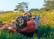 
Carro capota após perder controle na AL-115 e deixa duas pessoas feridas
