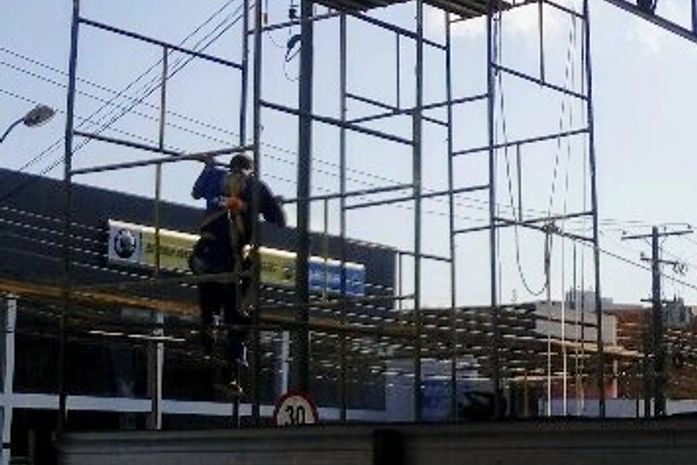 Trabalhadores estavam trabalhando sem alguns itens de segurança