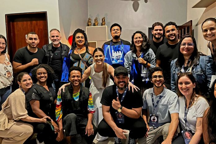 Convocados para Fábrica de Artistas assinam contrato para iniciarem o projeto