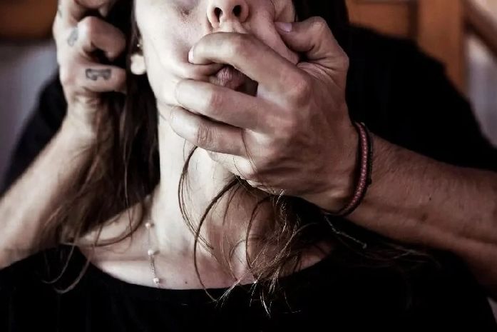 Violência patrimonial: quando o controle financeiro se torna abuso e desencadeia consequências emocionais