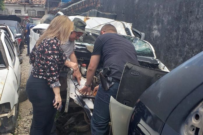 Operação interdita “ferro-velho”