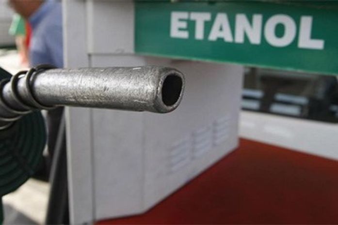 Governo reduz PIS/Cofins sobre etanol e tarifa diminui oito centavos por litro