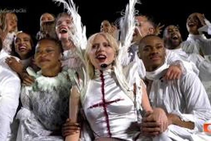 Lady Gaga reúne 2,1 milhões de pessoas em show histórico em Copacabana, diz Riotur