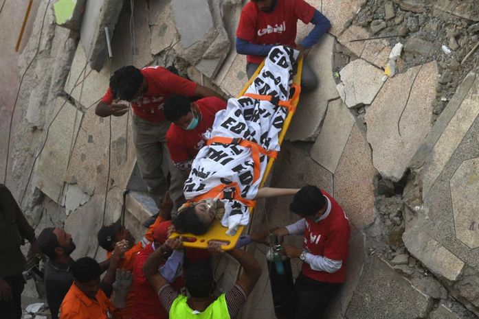 Desmoronamento de edifício no Paquistão provoca pelo menos 11 mortos