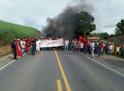 Manifestantes interditaram rodovia em Atalaia