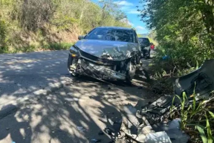 Casal fica ferido em colisão na BR-104 em União dos Palmares
