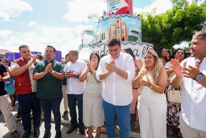Prefeito Carlos conclui mês festivo de 111 anos de Rio Largo com entregas e avanços