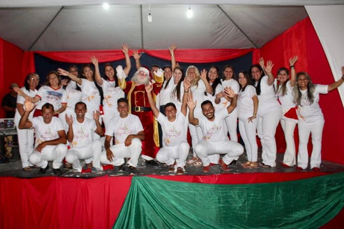 Com grande festa, prefeitura promoveu a abertura do projeto "Santana do Mundaú vivendo a magia do Natal"