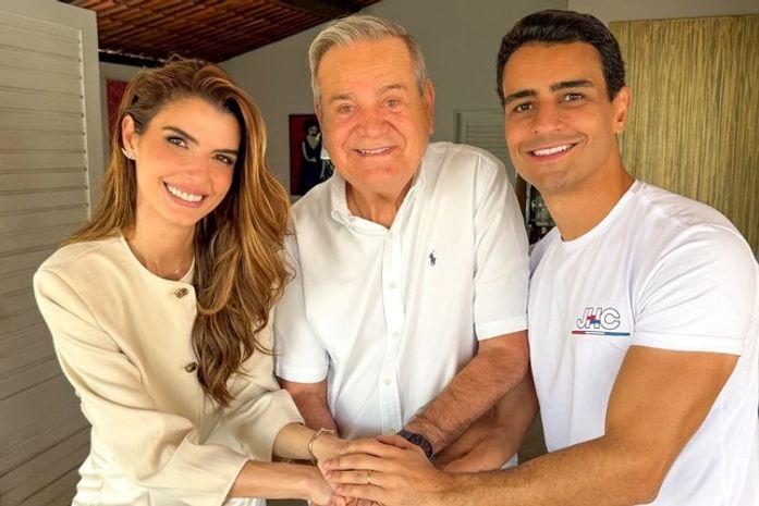 JHC, Marina Candia e Ronaldo Lessa publicam foto juntos após reviravolta no vice da chapa majoritária