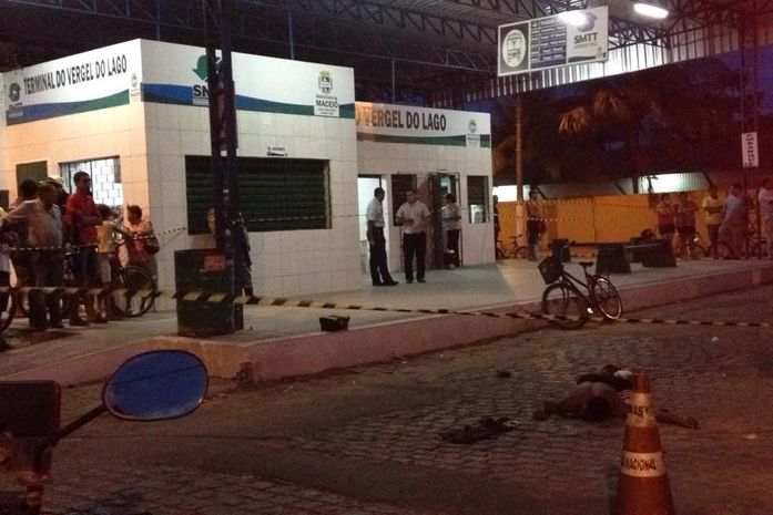 Rapaz foi assassinado no Terminal do Vergel do Lago (Foto: Milena Monteiro)