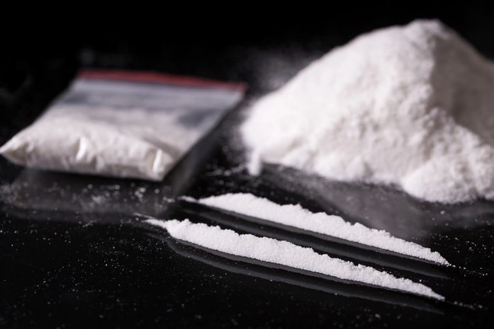 Após denúncia, policiais apreendem cocaína e prendem acusado de tráfico de drogas