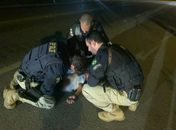 Agentes da PRF prestam auxílio a homem vítima de ataque epilético na BR 101