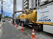 Operação Línguas Sujas flagra despejo de concreto em galeria de águas pluviais
