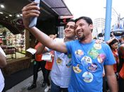 Rodrigo Cunha e JHC arrastam multidão no comércio de Maceió