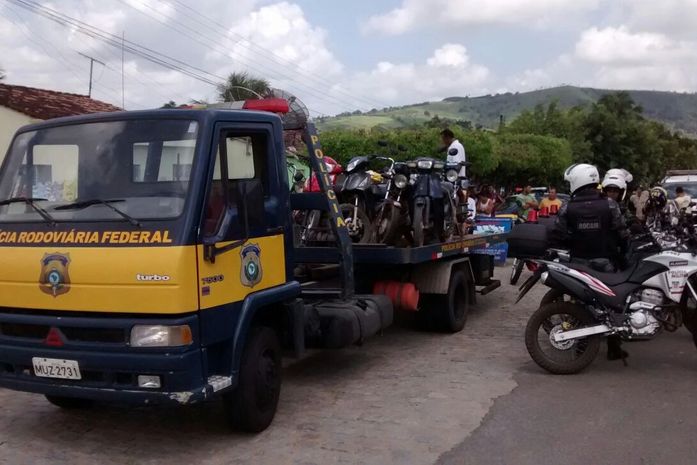 Motocicletas foram recolhidas no Sertão